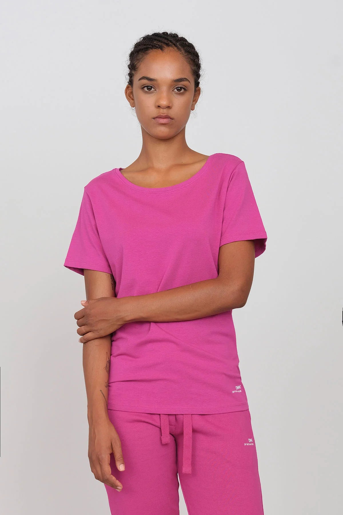 Women's Crewneck T-Shirt Fuchsia Welt Pockets Slit Pockets Flap Pockets