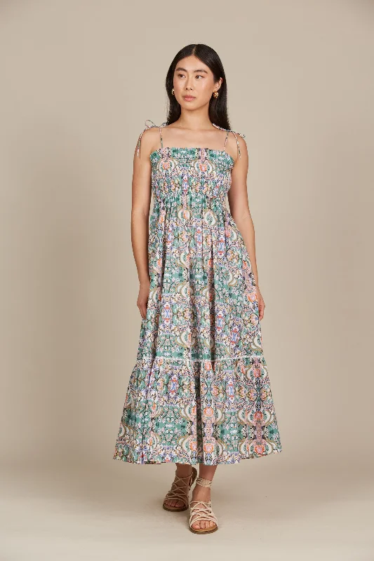 Isle of Mine - Remi Shirred Maxi Dress - Lotus Fleuron Comfortable Cotton Maxi Dress Isle of Mine - Remi Shirred Maxi Dress - Lotus Fleuron Comfortable Cotton Maxi Dress